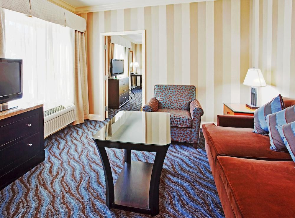 Holiday Inn Express Hotel & Suites Santa Cruz By Ihg Exterior foto