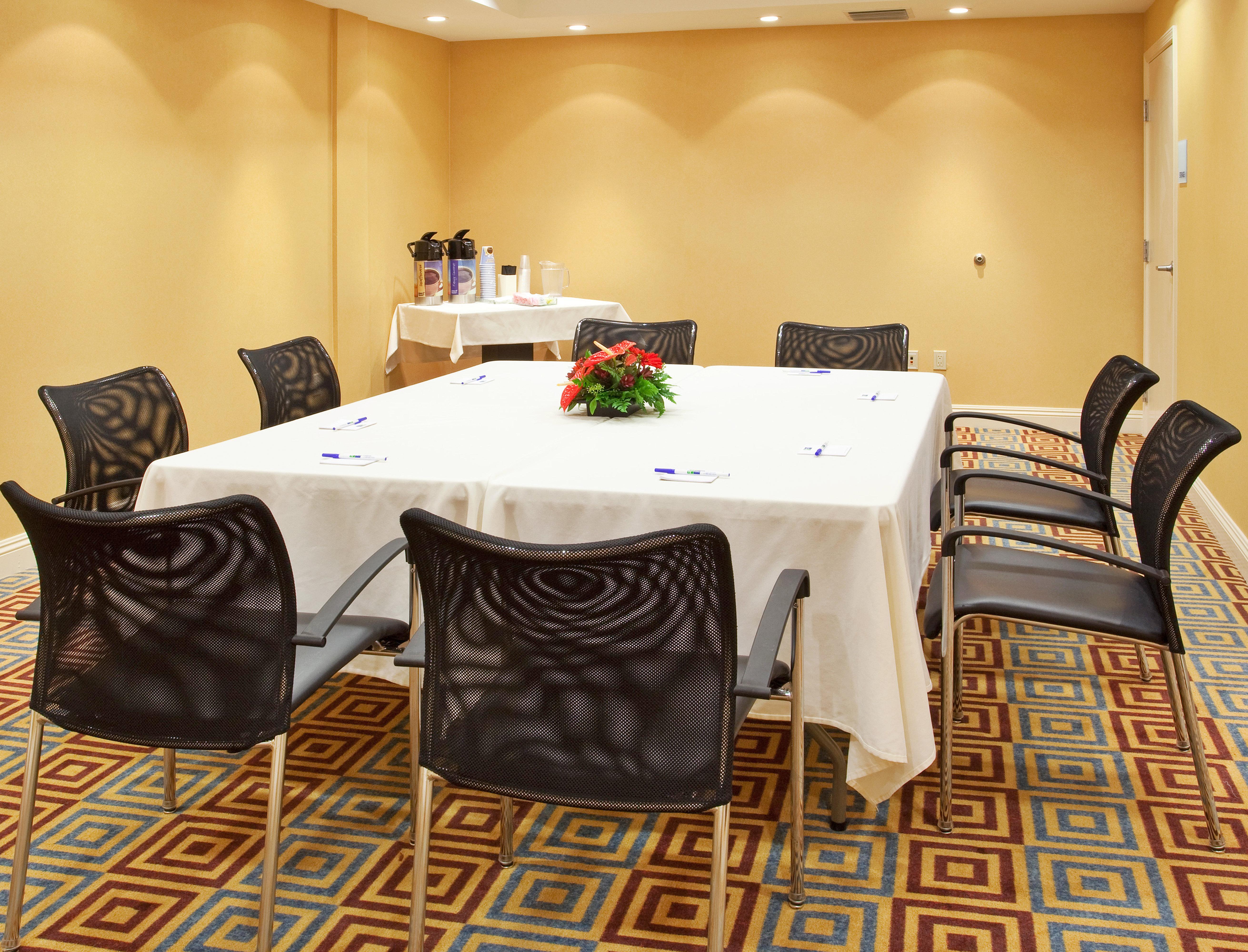Holiday Inn Express Hotel & Suites Santa Cruz By Ihg Exterior foto
